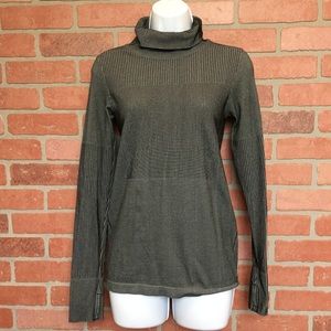 Athleta Women’s Athletic Top Shirt size S  (RR47)